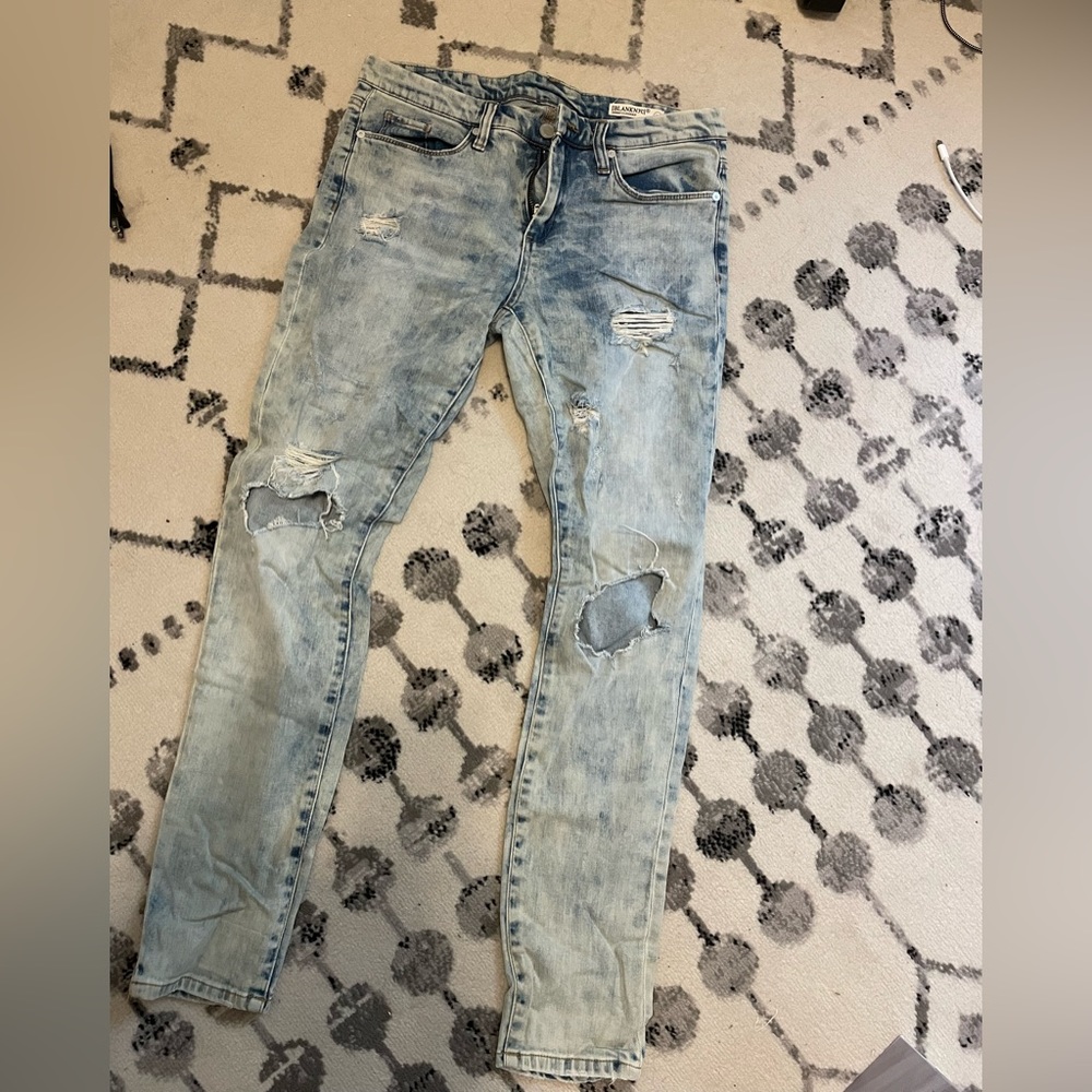 Brand name jeans worn 3 times. Retailed at 120$